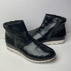 Sorel Harlow Chelsea Black Ankle Boots